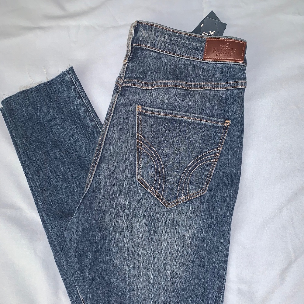 Hollister Ultra High- Rise Super Skinny Jeans